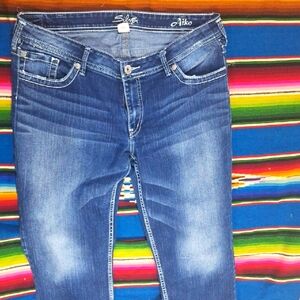 Silver Jeans Women's Dark Blue Capri Jeans 18